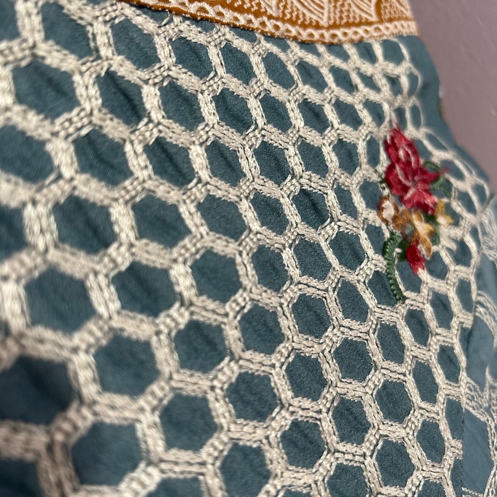 Beautiful lawn 3pc . .